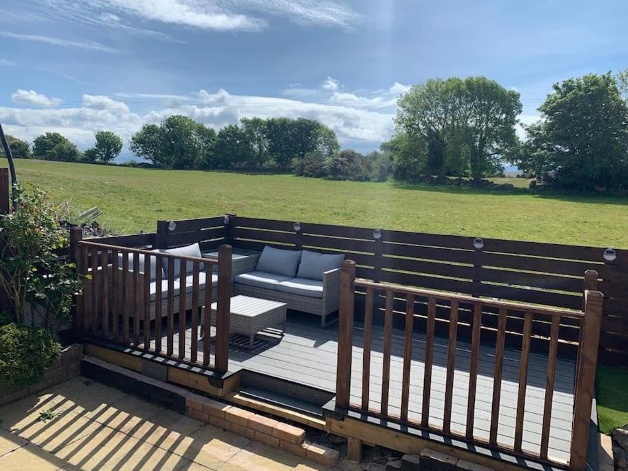 Mikes At Menai - Stylish & Spacious 3 Bed House In Menai Bridge. Exterior photo