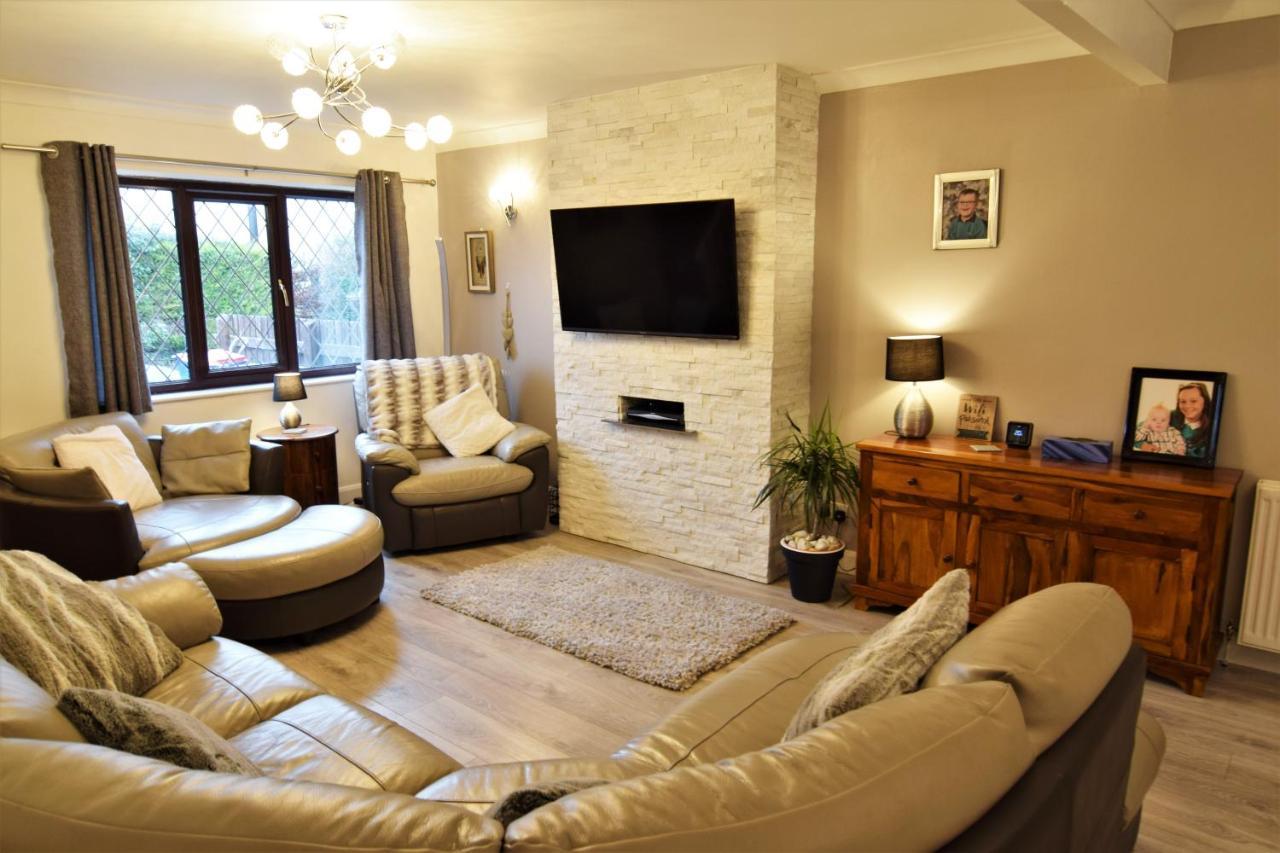 Mikes At Menai - Stylish & Spacious 3 Bed House In Menai Bridge. Exterior photo